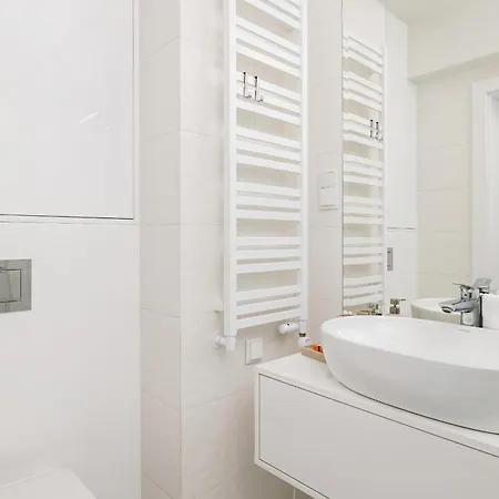Sea Waves Exclusive - Wellness Spa, Sauna & Parking - By Rent Like Apartment