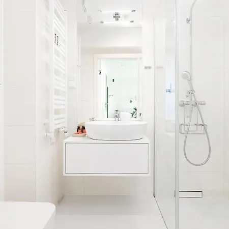 Apartment Sea Waves Exclusive - Wellness Spa, Sauna & Parking - By Rent Like